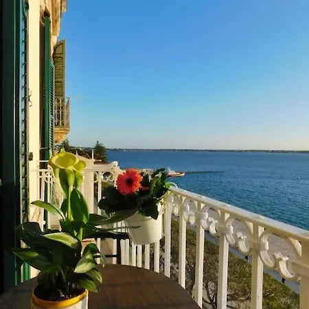 A' Marina ゲストハウス シラクーサ