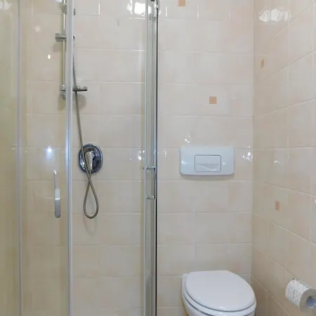 A' Marina Πανσιόν 4*